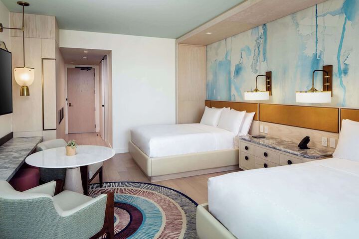 Room 18 of 243