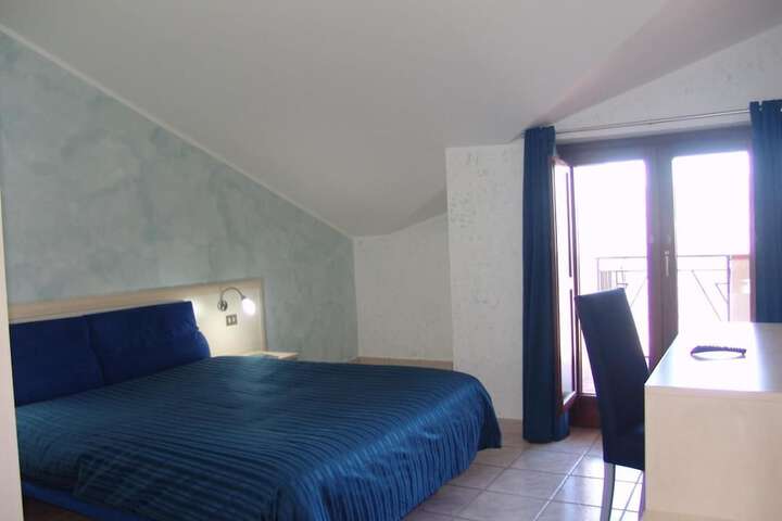 Room 18 of 46
