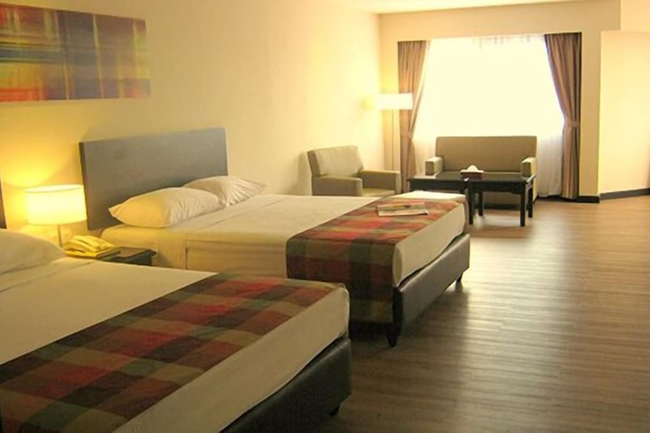 Room 11 of 25