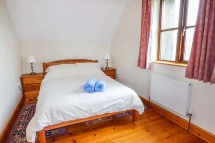 Room 3 of 10
