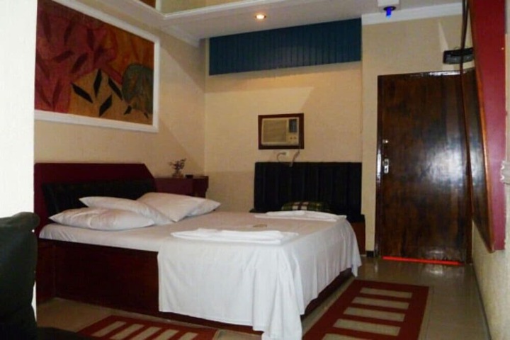 Room 2 of 17
