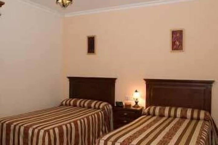 Room 5 of 33