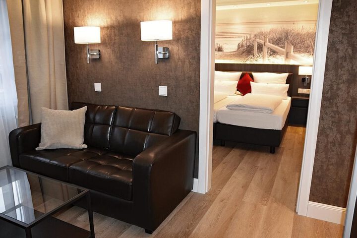 Room 15 of 32