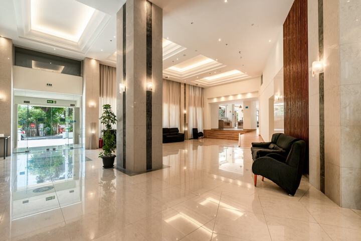 Entrance & Lobby