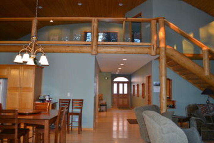 Room 5 of 8