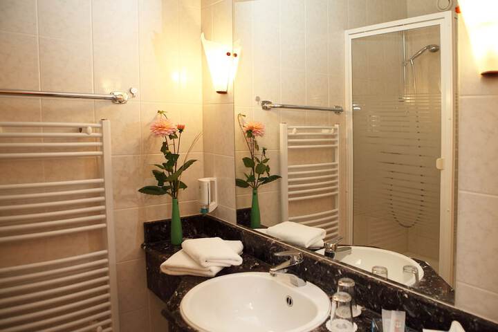 Room 14 of 34
