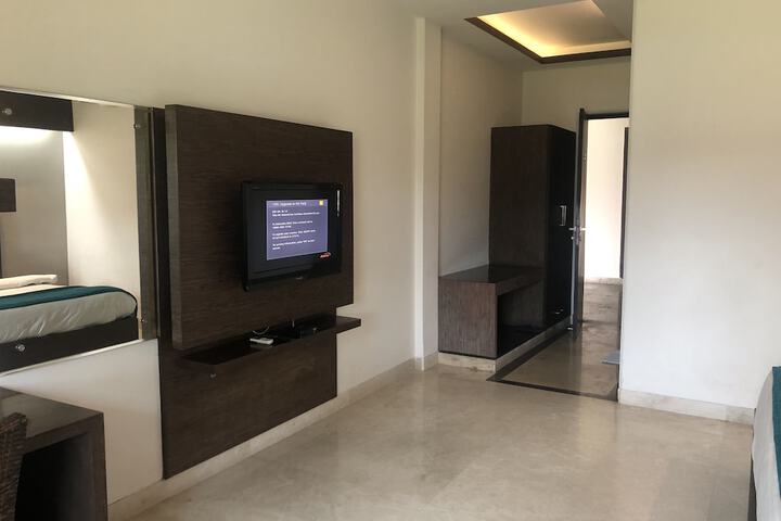 Room 15 of 61