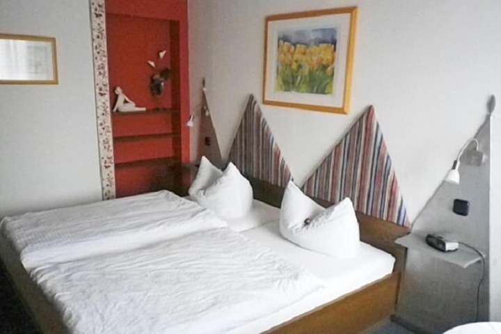Room 6 of 6