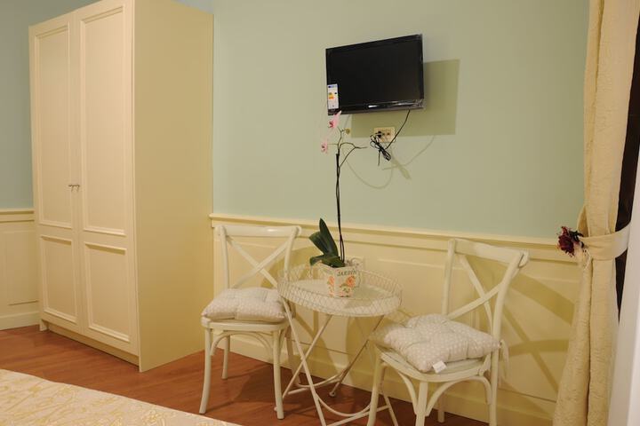 Room 15 of 23