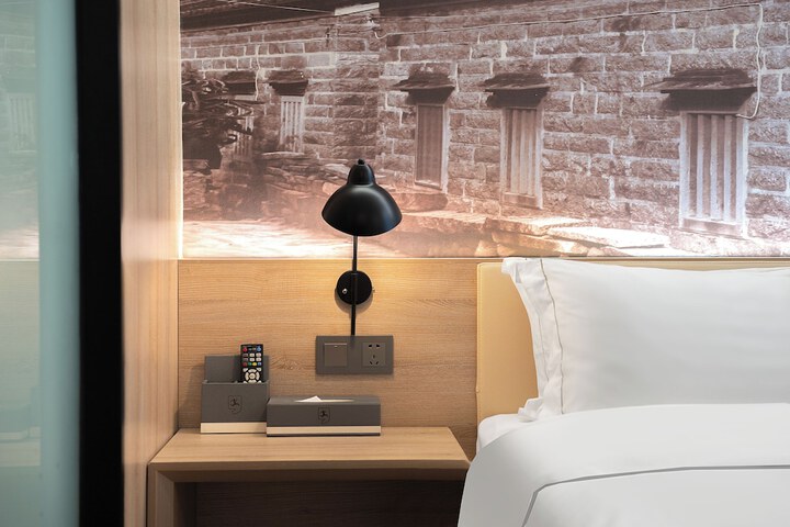 Room 7 of 20