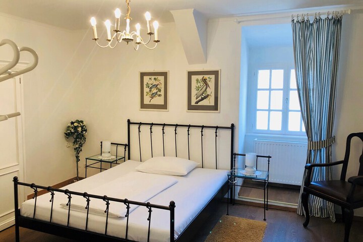 Room 9 of 60