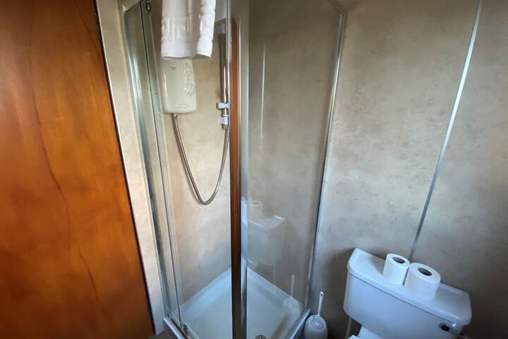 Room 72 of 112