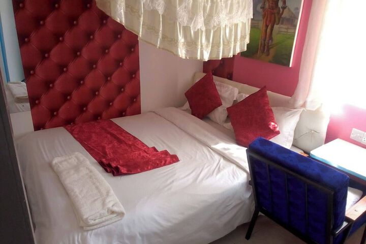Room 6 of 39