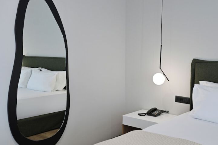 Room 30 of 66
