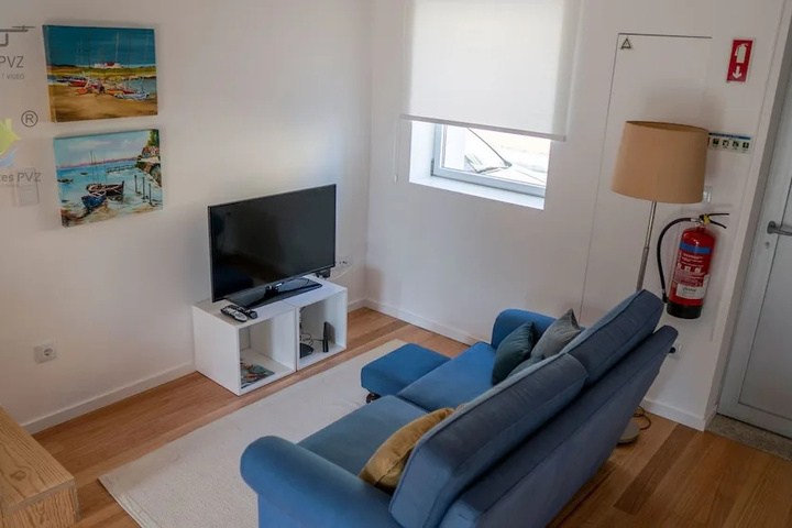 Room 4 of 18
