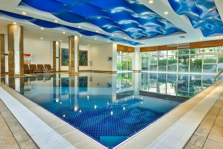 Pool 24 of 108