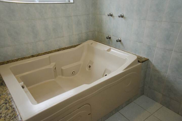 Hot Tub 25 of 27