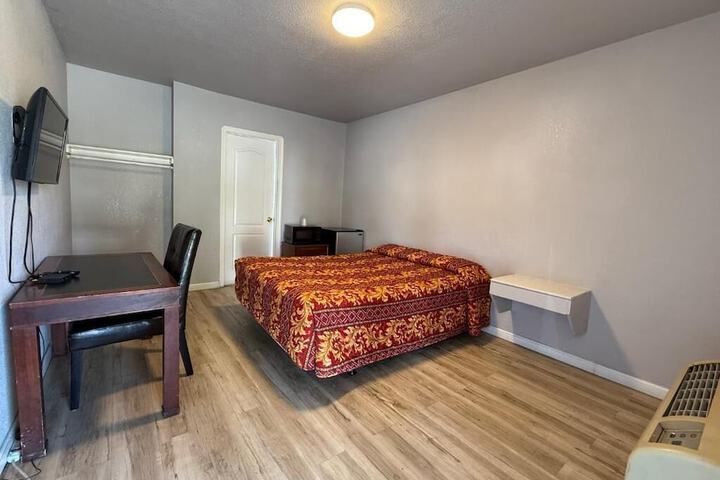Room 7 of 23