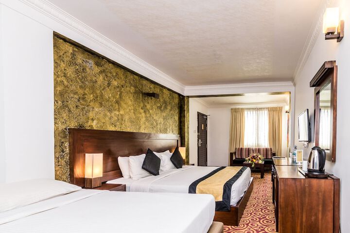 Room 28 of 48