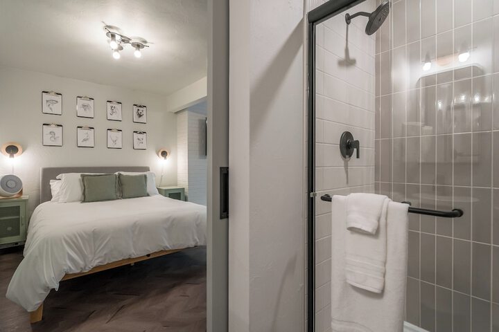 Room 8 of 20