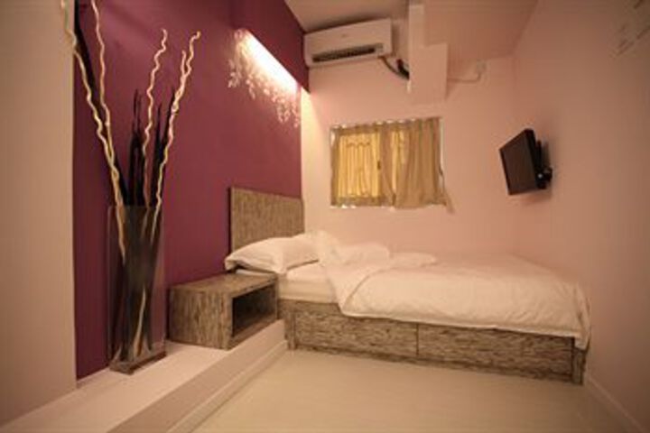 Room 84 of 93