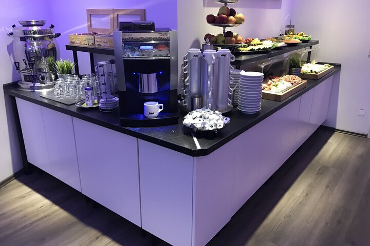 Breakfast/Coffee Service 26 of 37