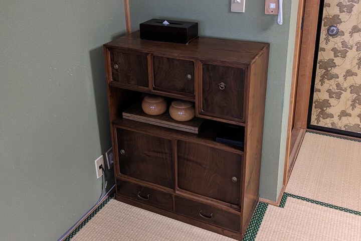 Room 9 of 38