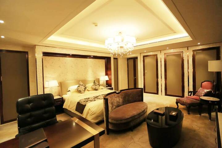 Room 44 of 70