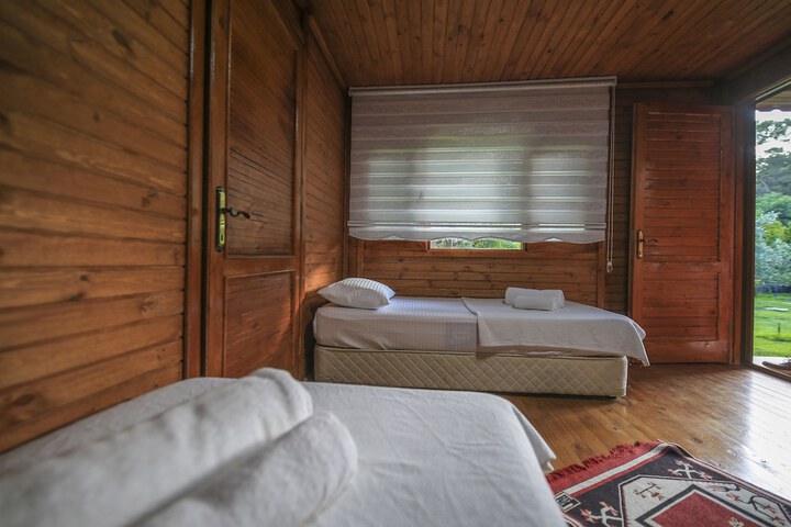 Room 5 of 74
