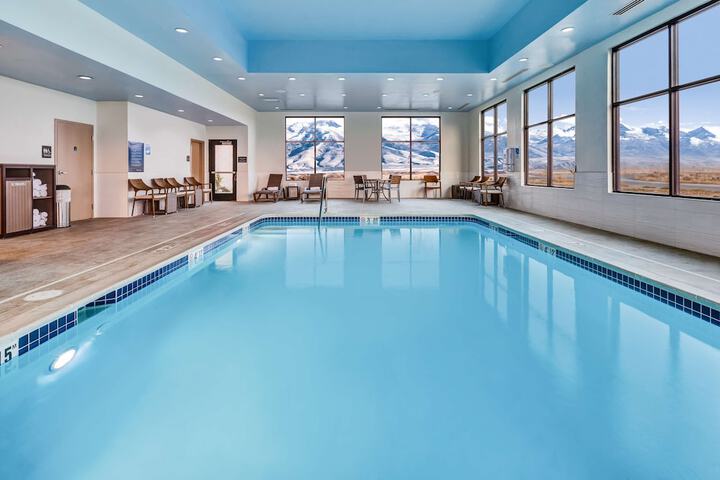 Hotel with Pool