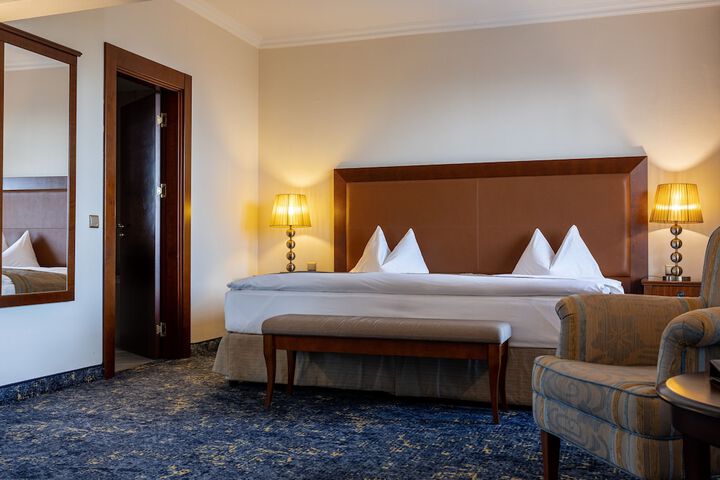 Room 10 of 75