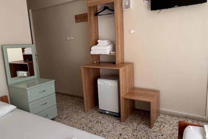 Room 14 of 44