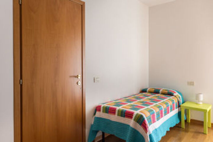 Room 228 of 871