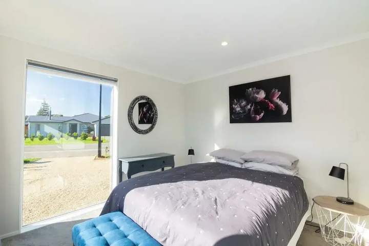 Room 4 of 18