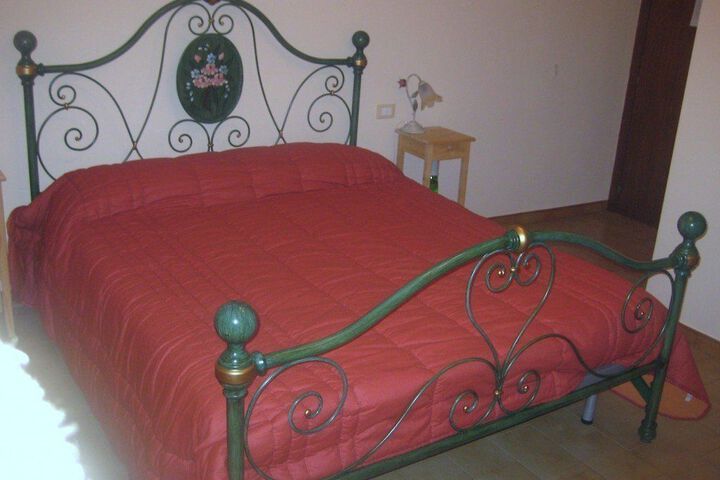 Room 4 of 37