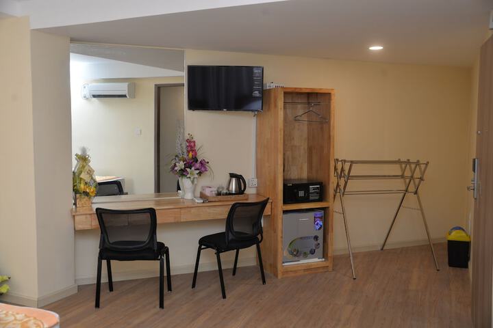 Room 14 of 28