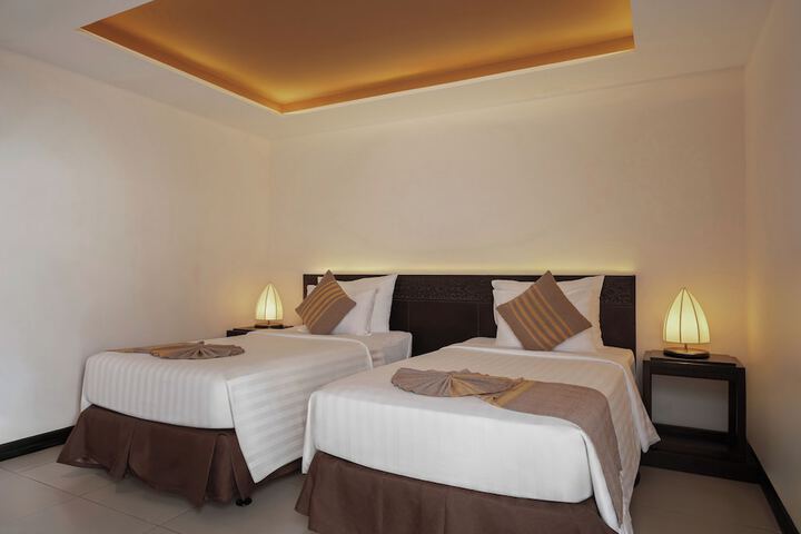 Room 34 of 165