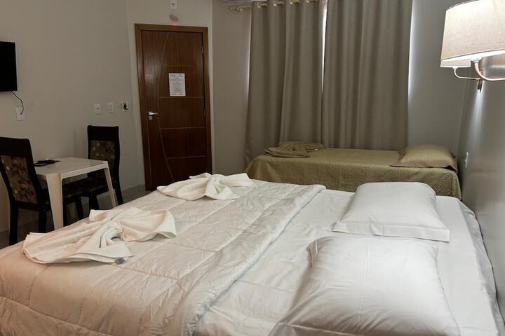 Room 7 of 16