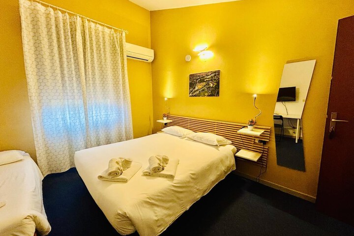Room 9 of 26