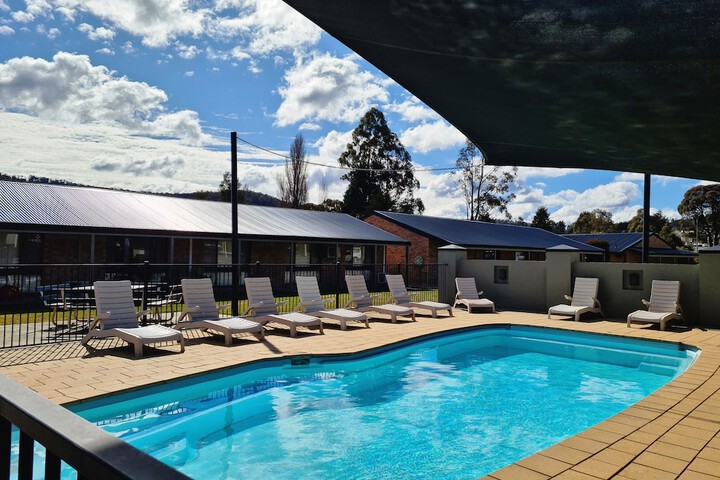 Pool 74 of 95
