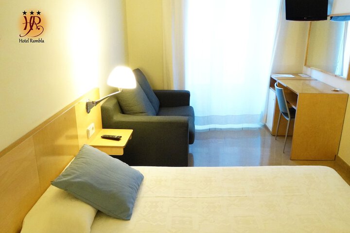 Room 11 of 37