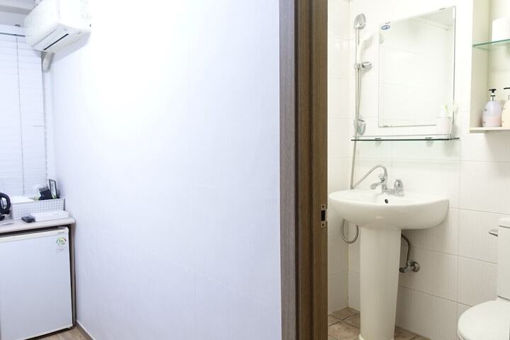Room 13 of 29