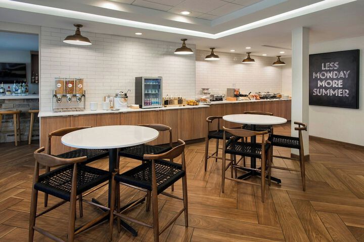 Breakfast/Coffee Service 15 of 18