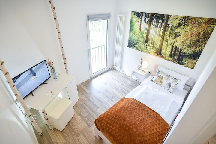 Room 15 of 51