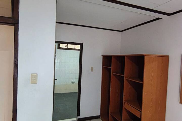 Room 27 of 63