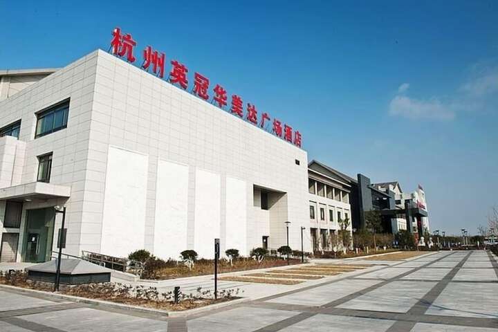 Hotel Entry