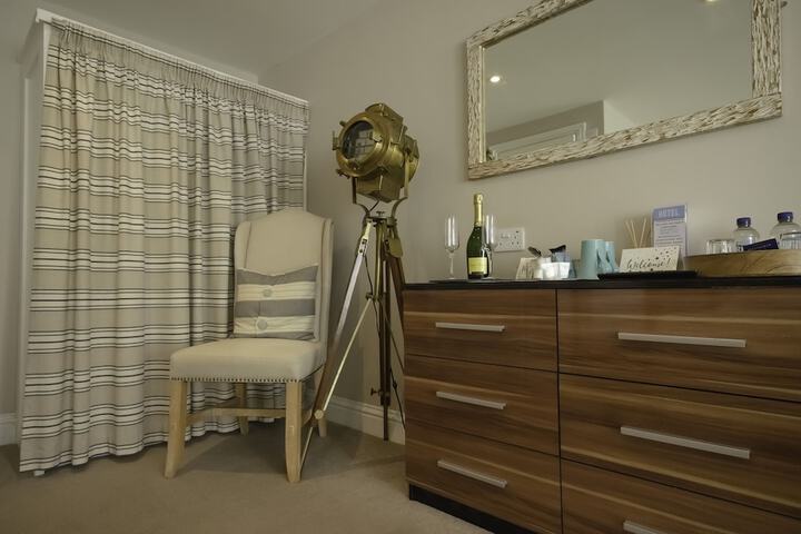 Room 33 of 121