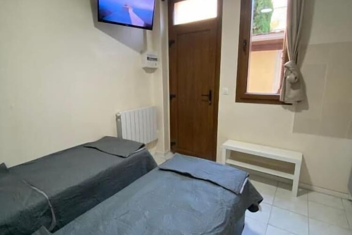Room 6 of 23