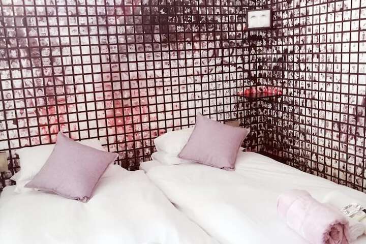 Room 19 of 48
