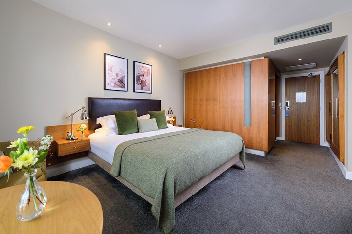 Room 15 of 49